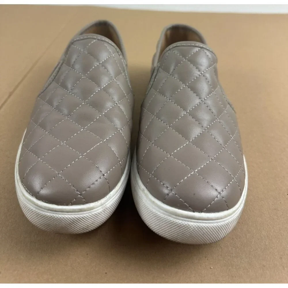 Womens Brash  quilted beige / taupe low top slip on shoes size 9